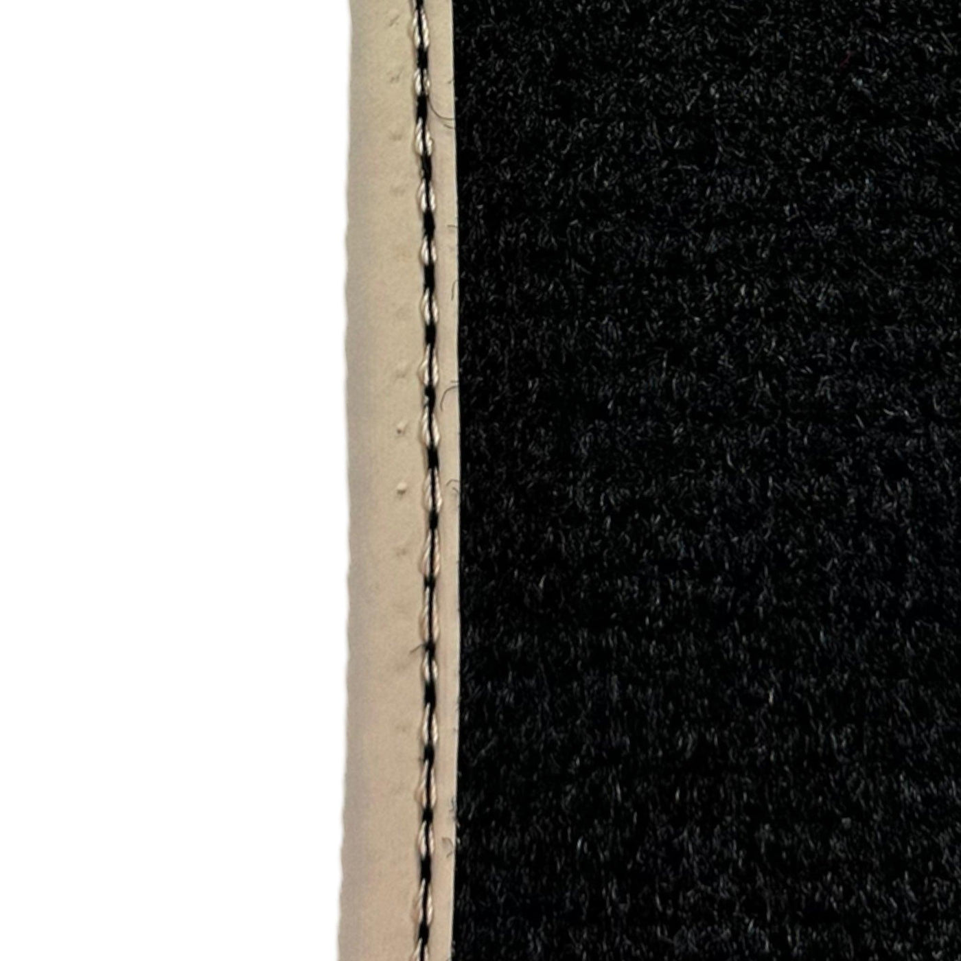 Black Floor Mats For Toyota Hilux (1998-2005) ER56 Design - AutoWin