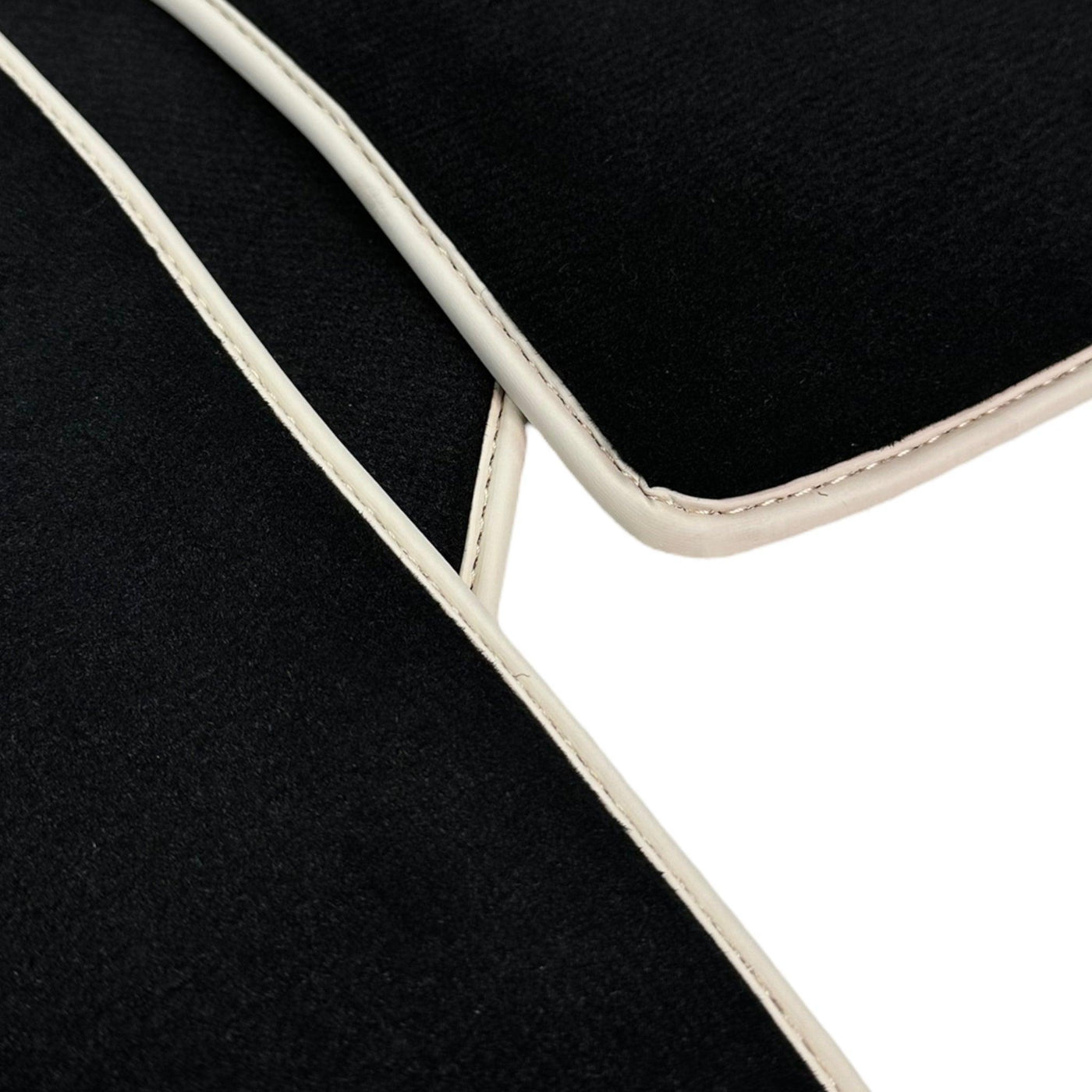 Black Floor Mats For Toyota Land Cruiser 80 (1985-1997) - AutoWin