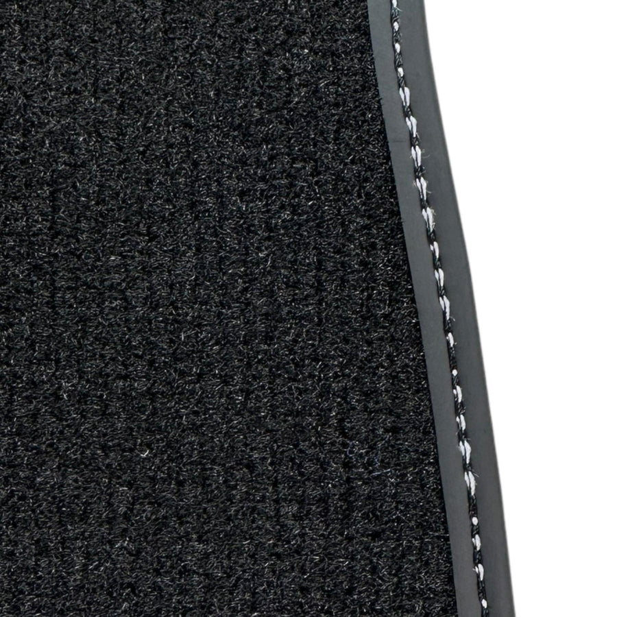 Black Floor Mats For Toyota RAV-4 (2003-2005) - AutoWin
