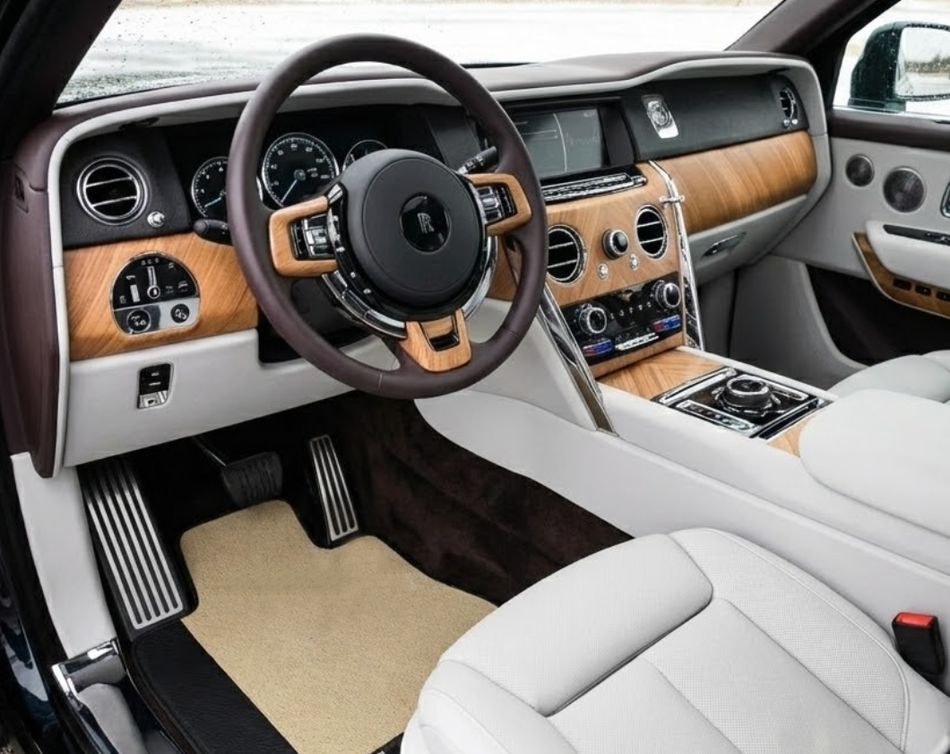 Interior look of floor mats for Rolls-Royce Cullinan (2018-2025)