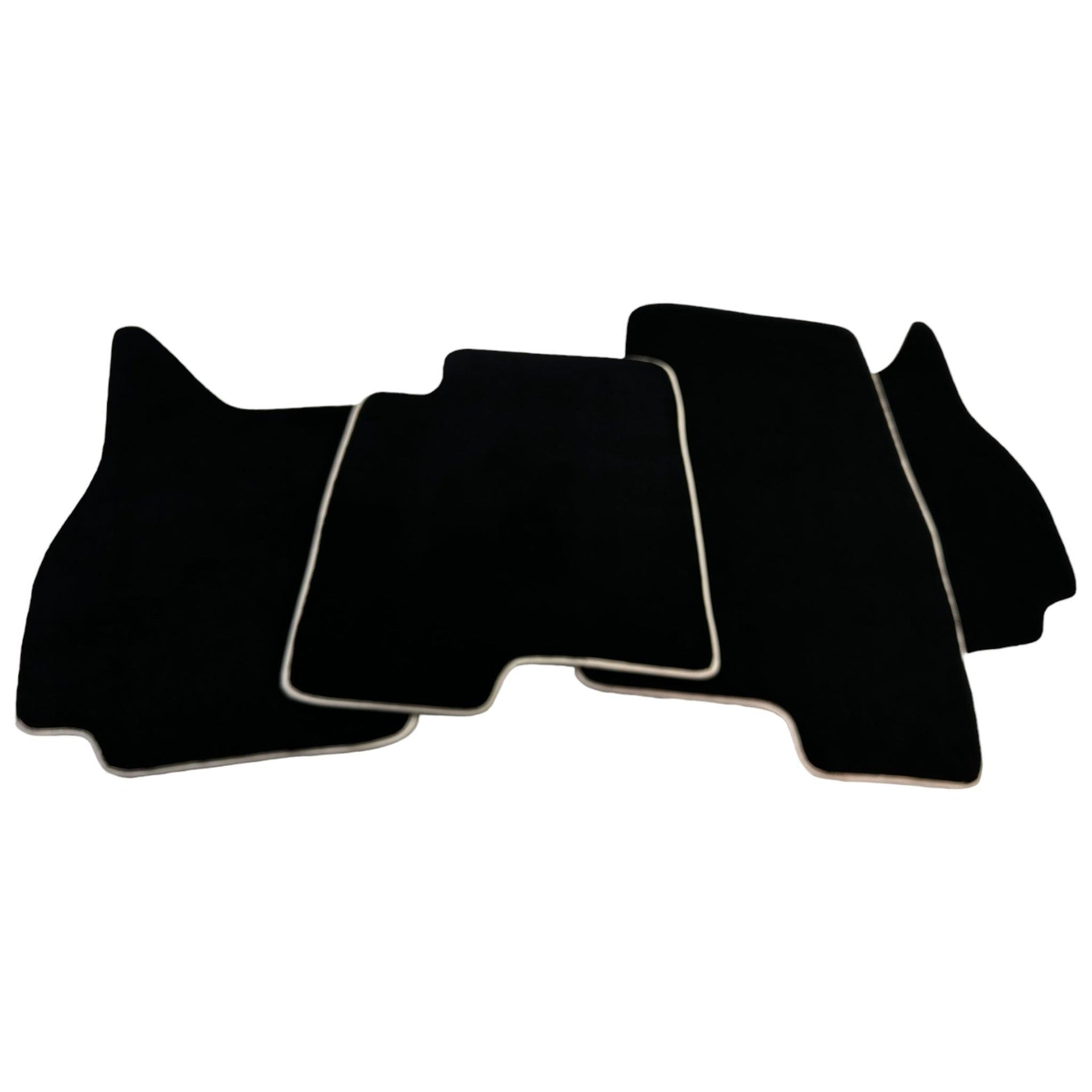 Black Floor Mats For Mitsubishi Pajero III (2000-2004) - AutoWin