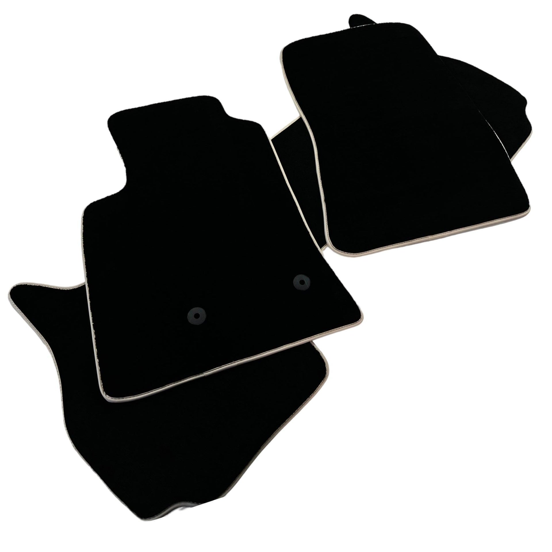 Black Floor Mats For Mitsubishi Pajero V80 (2006-2011) - AutoWin