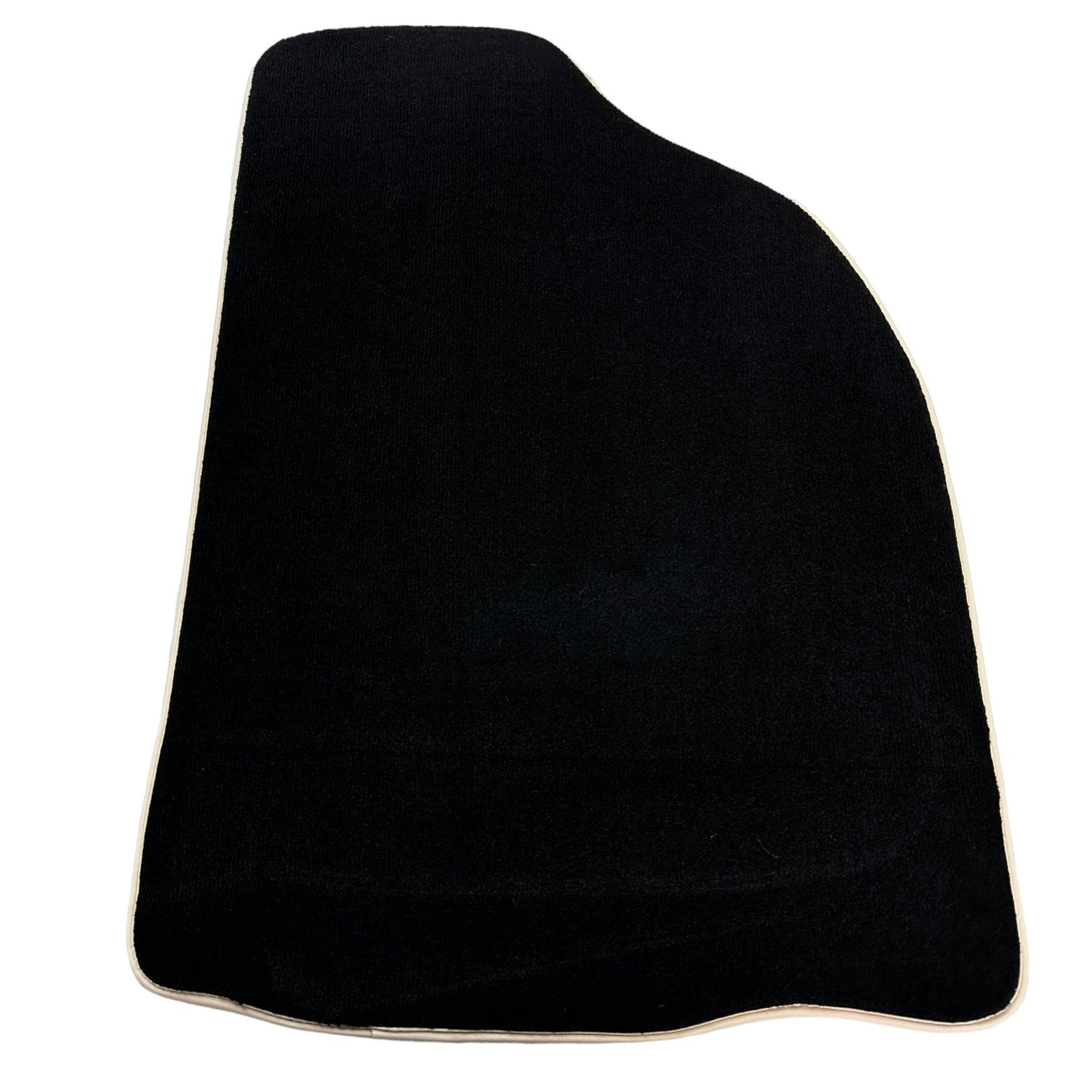 Black Floor Mats For Mitsubishi Pajero Sport (1996-2006) - AutoWin