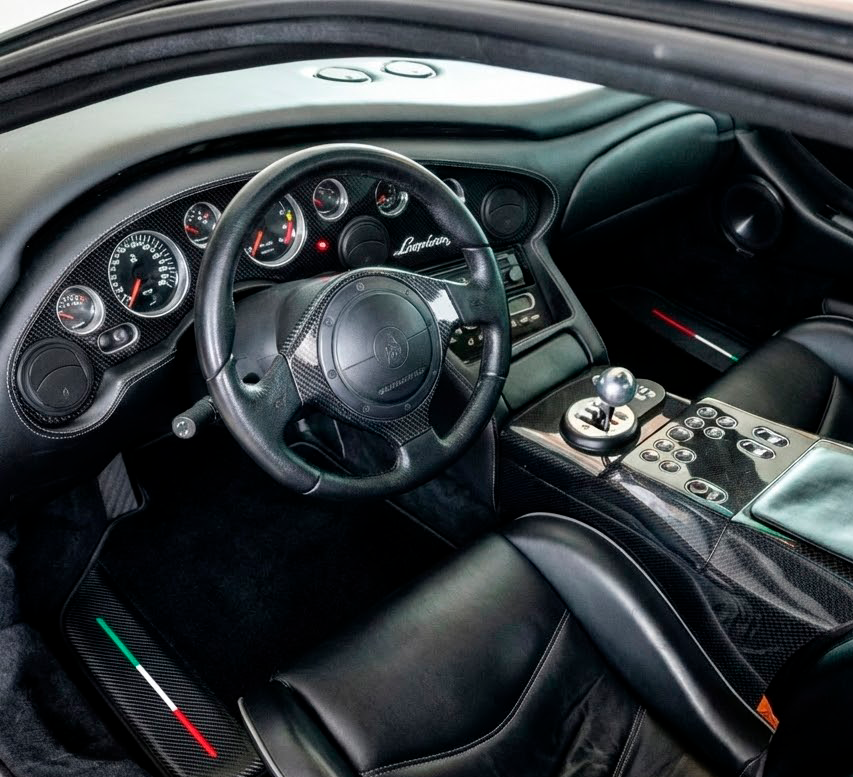 Customizable Black Floor Mats for Lamborghini Diablo (1990-2001) with Carbon Fiber