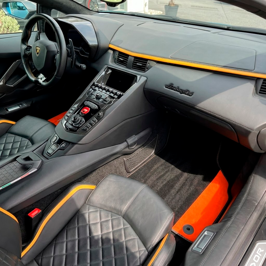 Tappetini per auto neri personalizzabili per Lamborghini