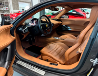 Tapis de voiture noirs pour Ferrari SF90 Stradale (2019-2024) avec cuir et bord rouge