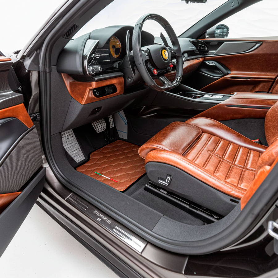 Tapis de voiture en cuir marron motif Viper Hex pour Ferrari Purosangue (2023-2024) avec drapeau italien