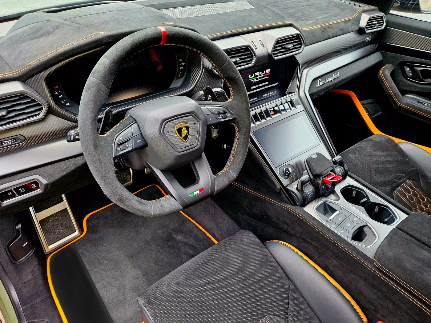 Alfombrillas negras personalizables para Lamborghini Urus con cuero Alcantara