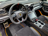Alfombrillas negras personalizables para Lamborghini Urus con cuero Alcantara