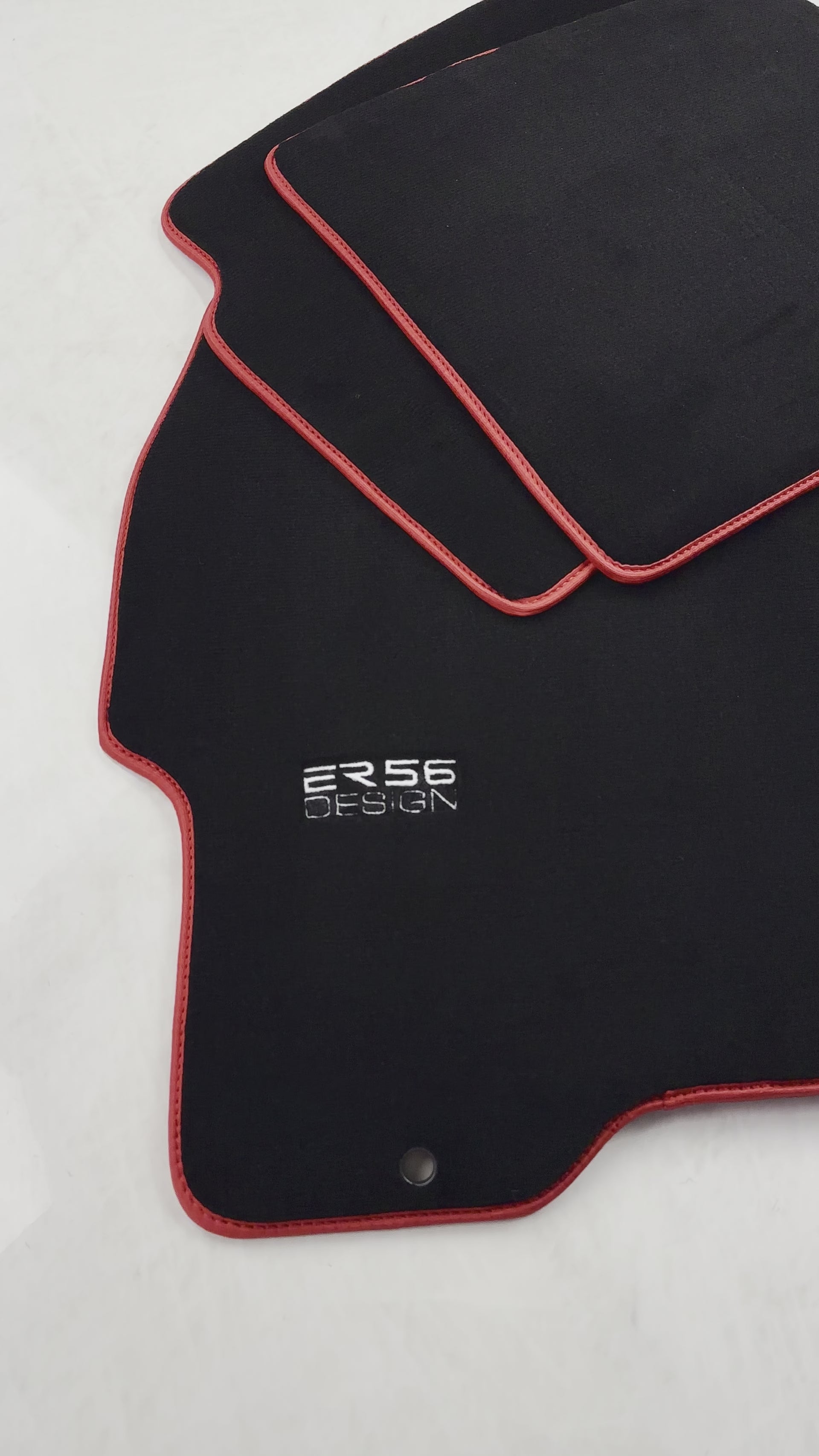 Alfombrillas negras para Honda Civic VI (1995-2000) Diseño ER56 con ribete rojo - ER56 Design