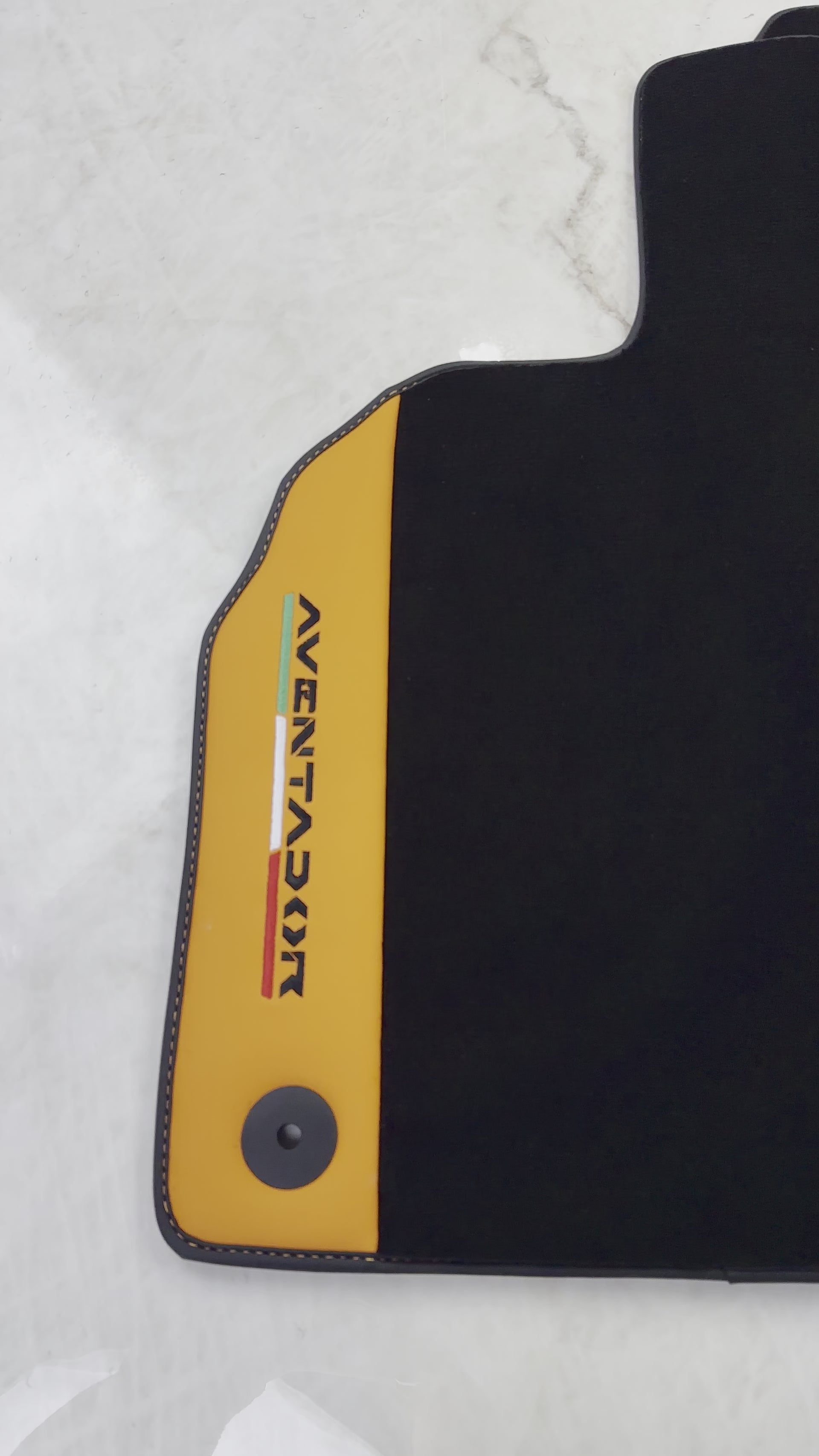 Alfombrillas negras para coche para Lamborghini Aventador con piel Nappa naranja (Arancia Leonis) - AutoWin.EU