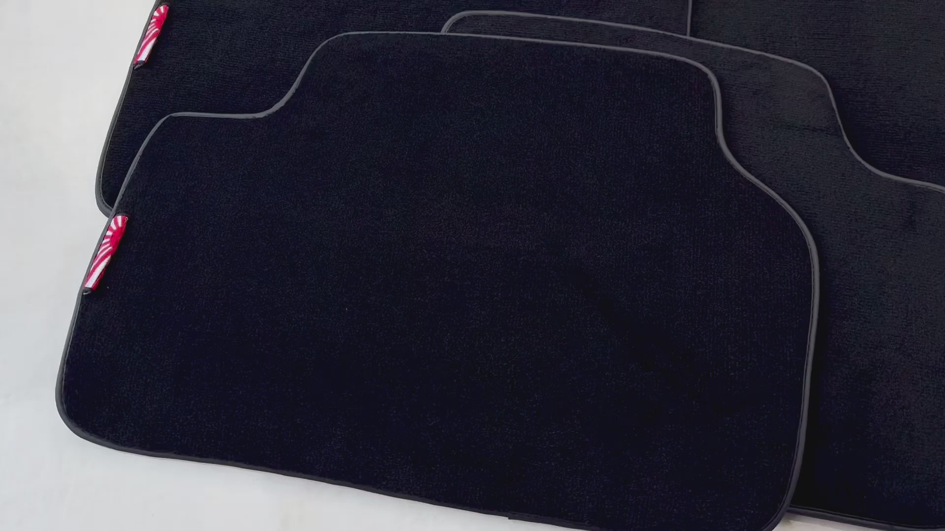 سجاد السيارة السوداء لليكسوس IS 300 (2001-2003) ER56 - AutoWin.EU