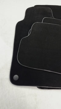 Schwarze Fußmatten für Mercedes Benz C-Class W203 (2000-2007)