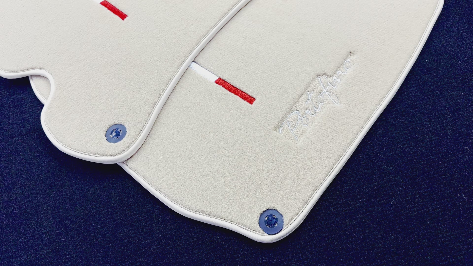 Tapis de voiture beige pour Ferrari Portofino (2018-2023) Édition italienne - AutoWin
