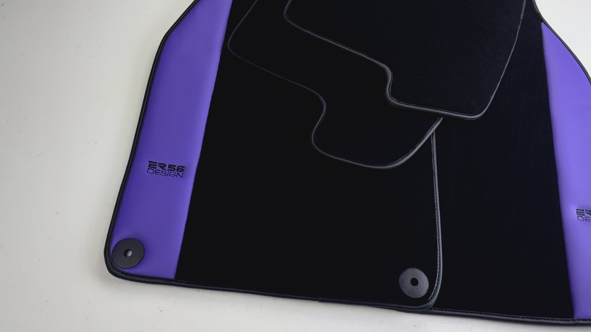 Alfombrillas negras para Porsche 996 (1998-2004) con cuero morado | Diseño ER56 - AutoWin