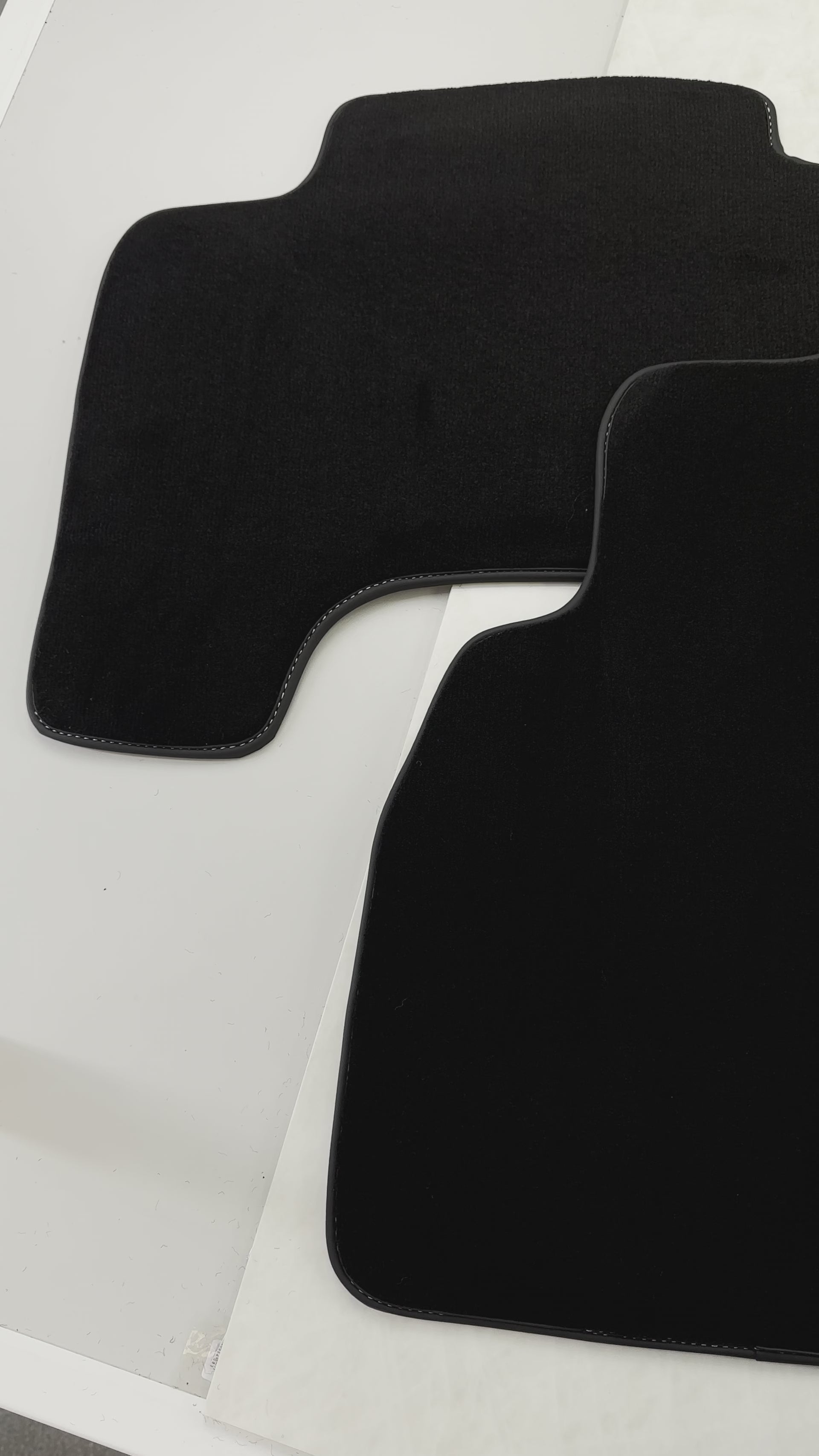 Tappetini per auto neri per Toyota Land Cruiser 80 (1985-1997) - AutoWin