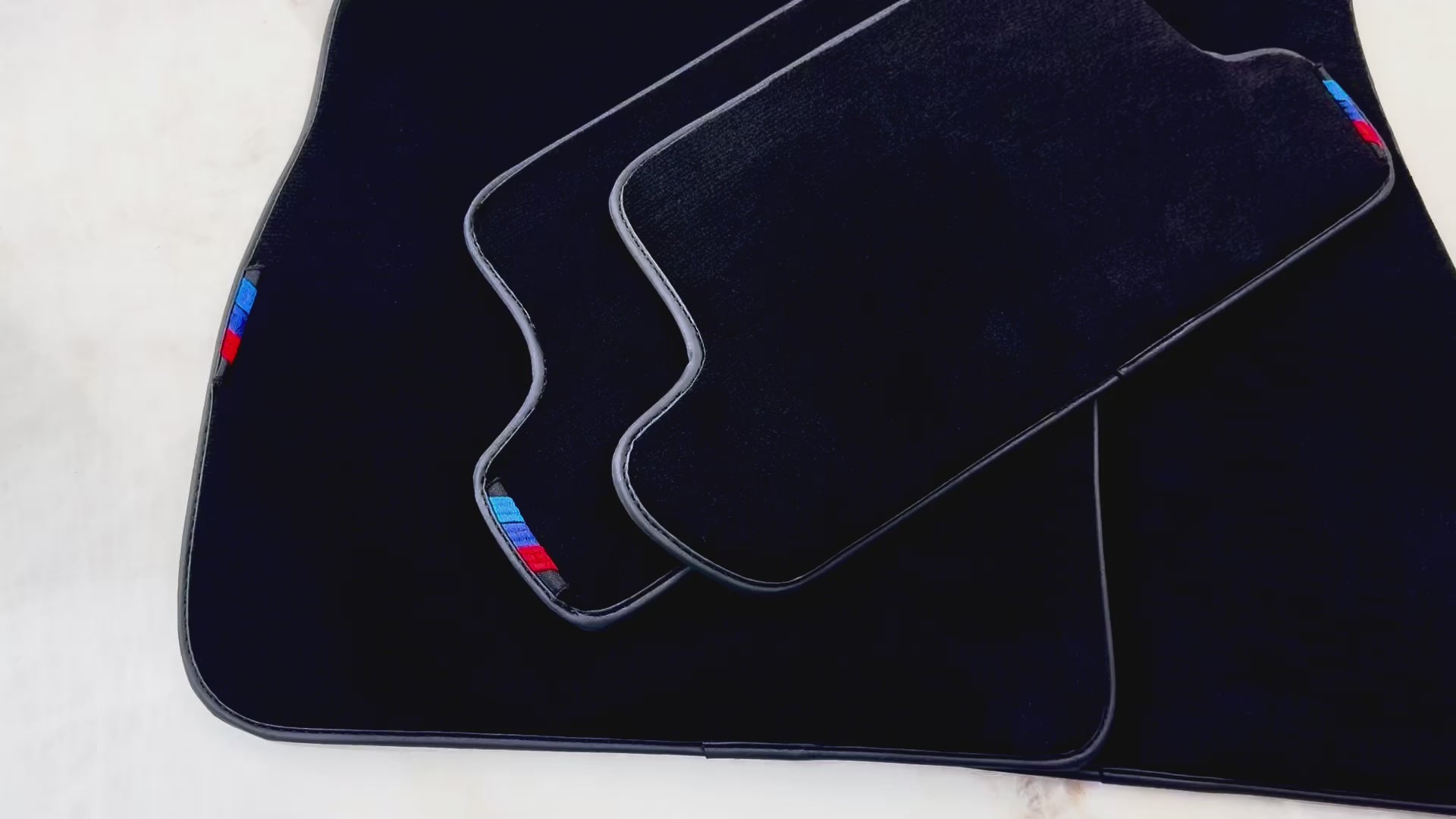 Alfombrillas Negras Para BMW Serie 8 G14 | Marca AutoWin con adornos negros - AutoWin