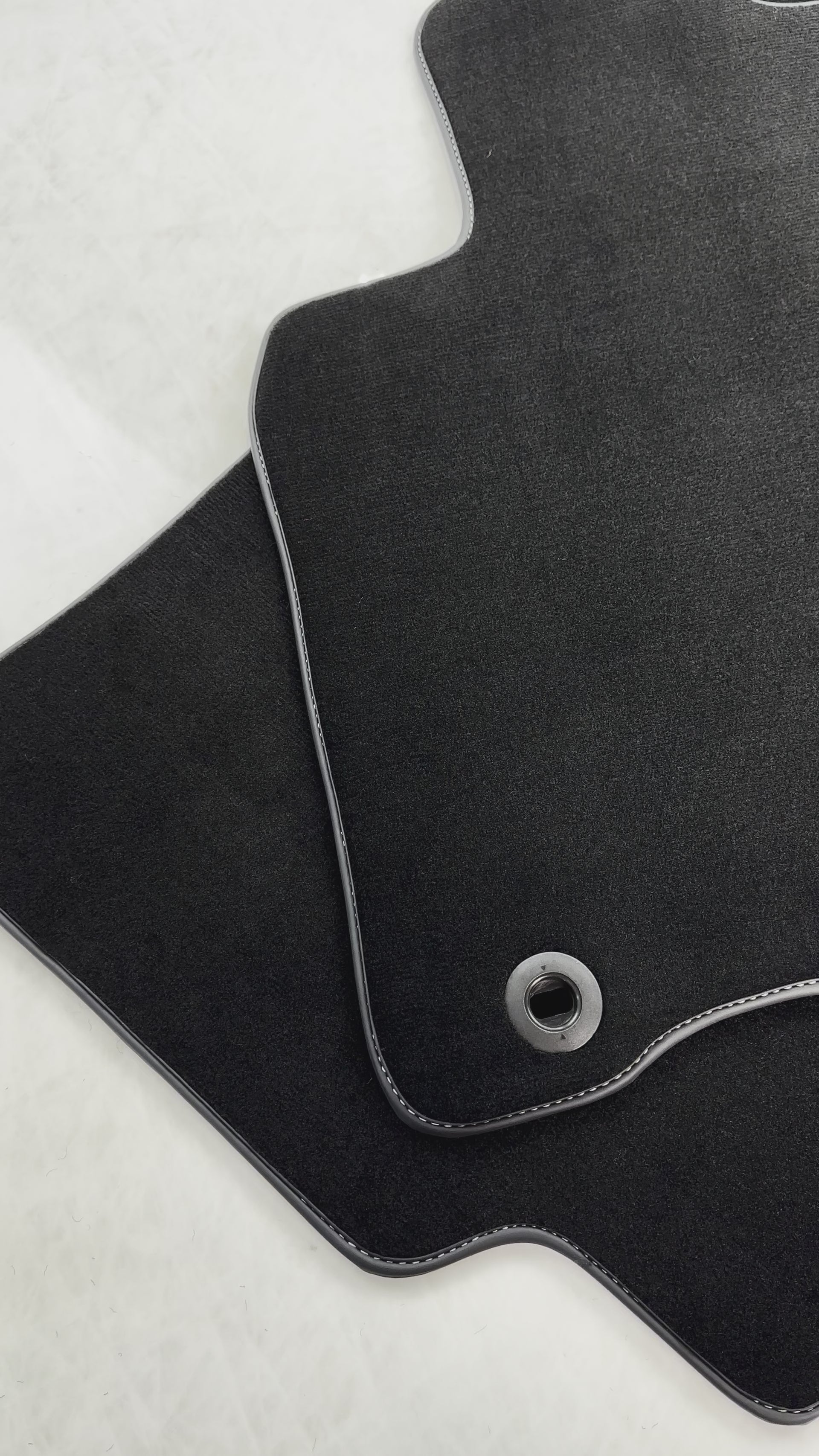 Black Floor Mats For Honda CR-V (2002-2006) - AutoWin