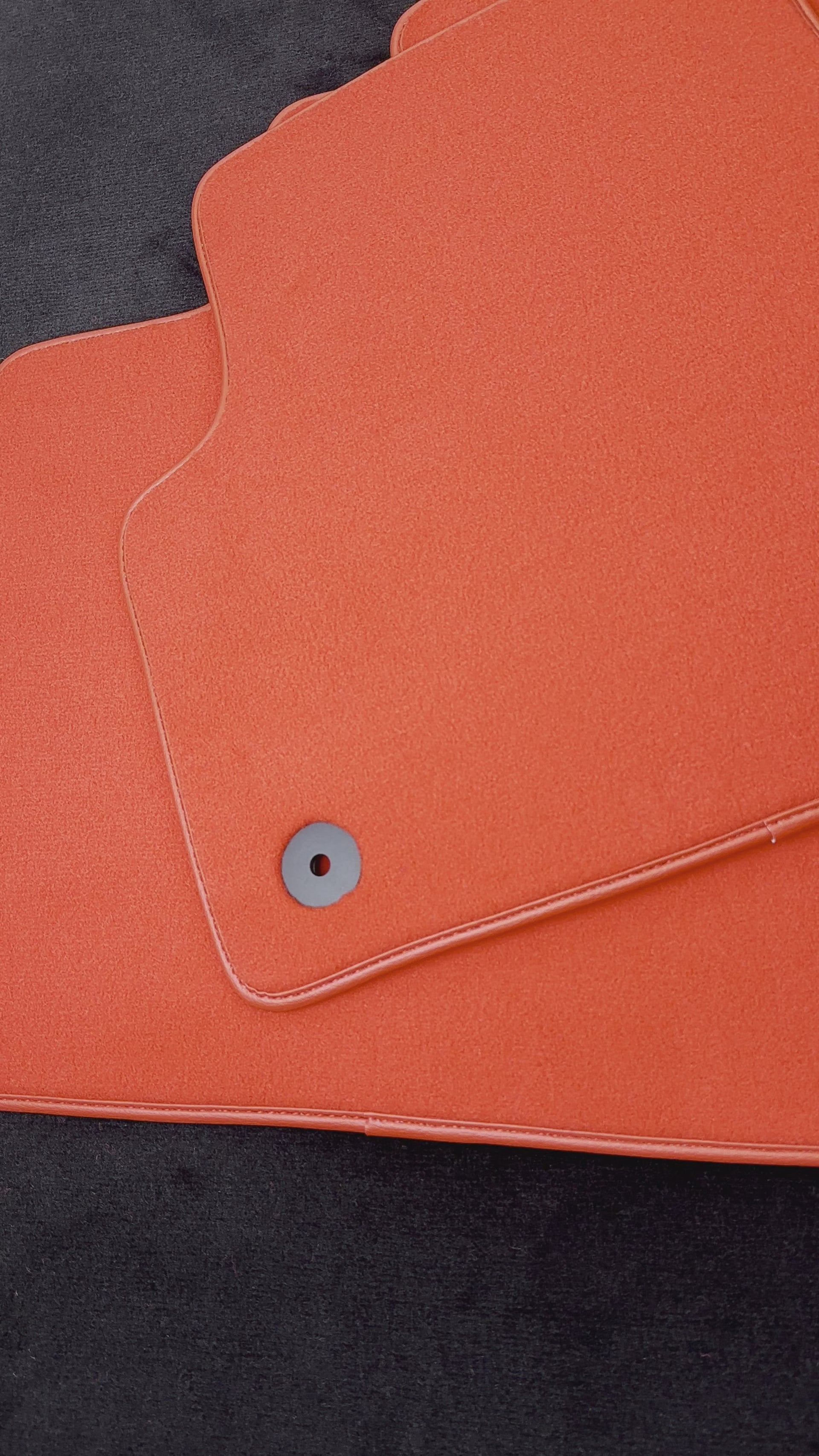 Tapis de voiture rouge pour Bentley Bentayga (2015-2023) - AutoWin