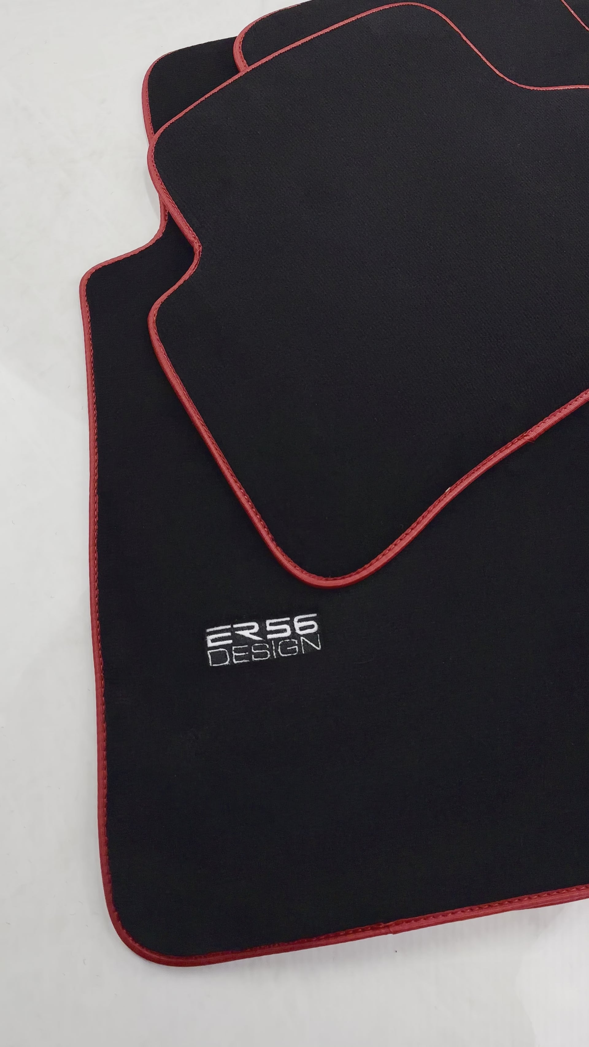 Alfombrillas Negras Para Mercedes-Benz Clase C W202 (1993-2000) Diseño ER56 | Ribete Rojo - ER56 Design