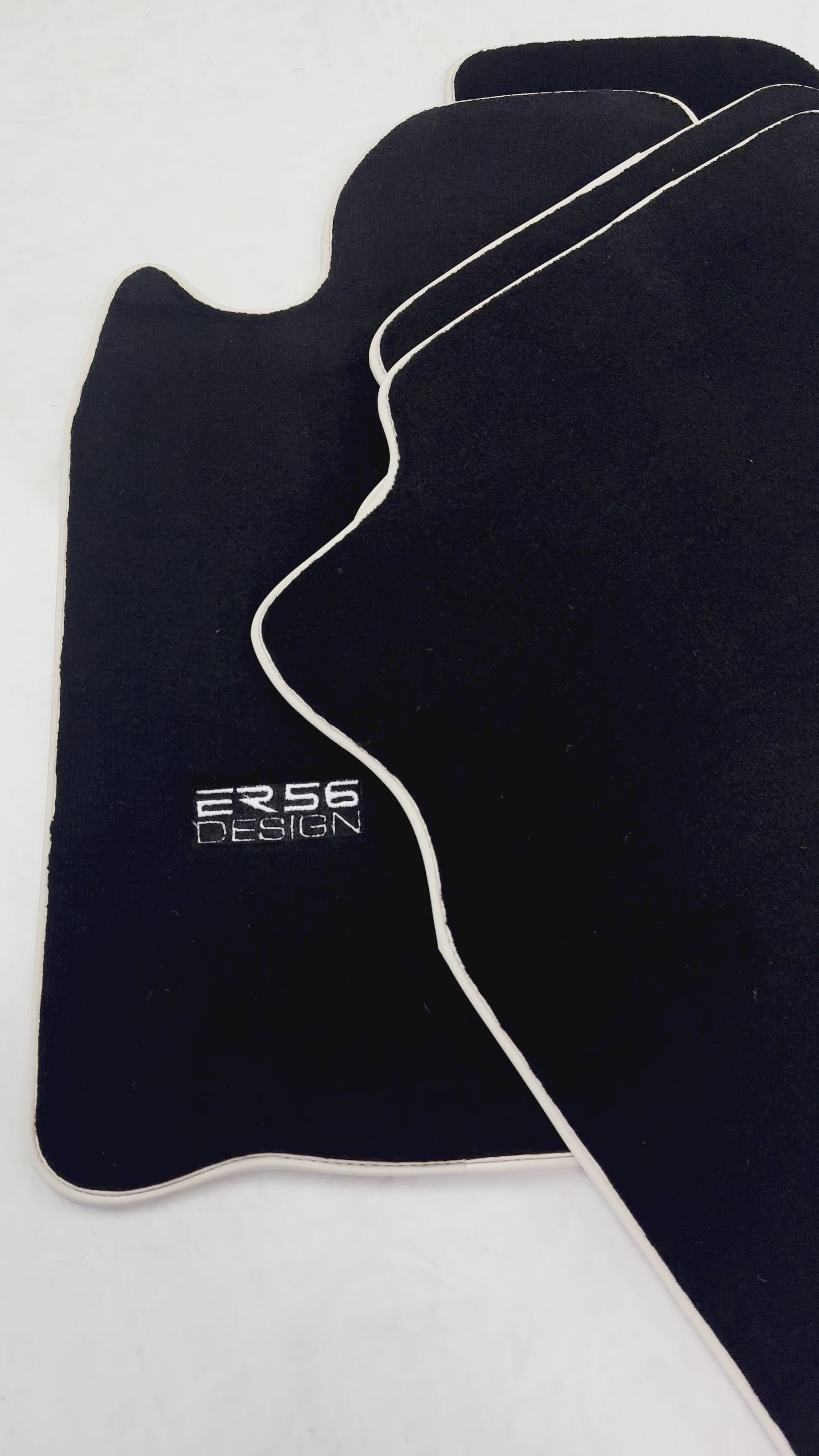 Alfombrillas negras para Mitsubishi Pajero Sport (1996-2006) Diseño ER56 - ER56 Design