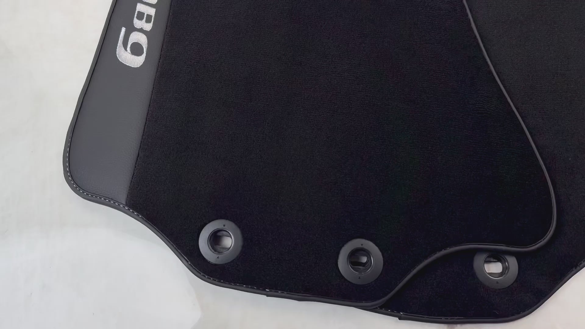 بساط سيارات أسود لسيارة أستون مارتن DB9 (2004-2016) مع جلد - AutoWin