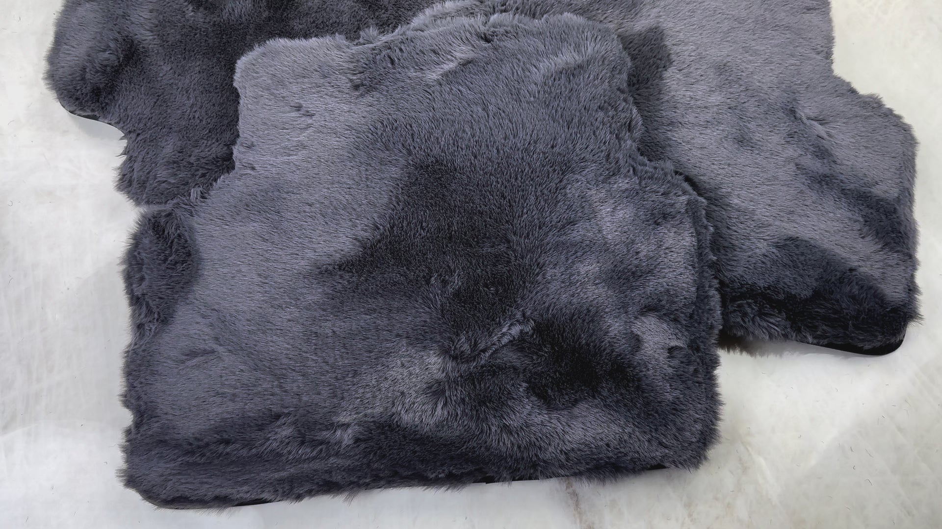 سجاد سيارات من جلد الأغنام الرمادي لسيارة مرسيدس بنز GLC-Class X254 SUV 300e 4Matic (2023-2024) | تصميم ER56 - ER56 Design