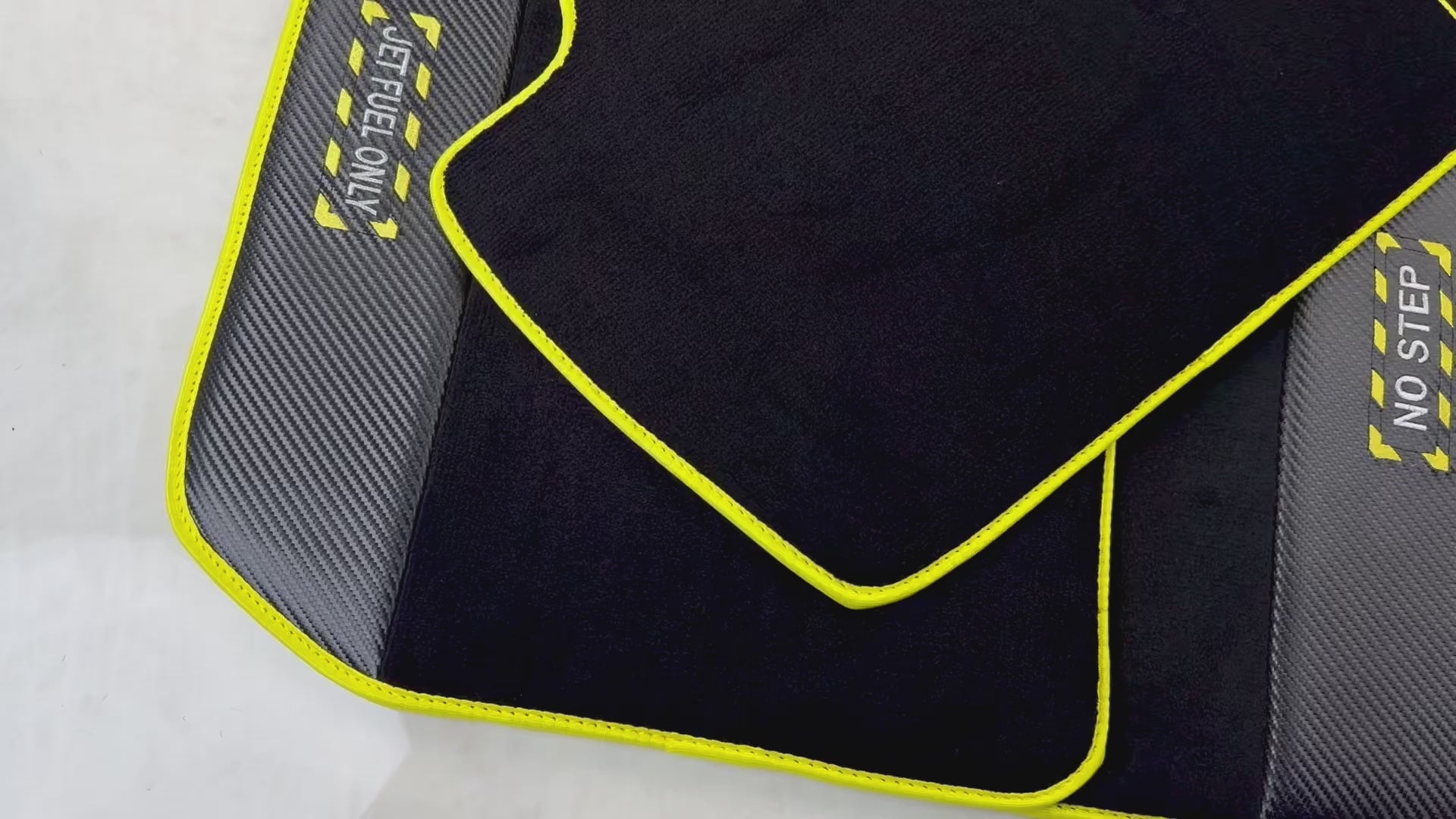 حصائر سوداء لسيارة BMW 4 Series G22 Coupe مع ألياف الكربون - إصدار مقاتلة - ER56 Design