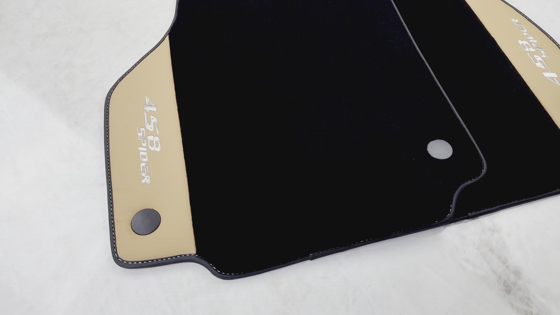 Tapis de voiture pour Ferrari 458 Spider (2012-2015) en cuir Nappa beige Tradizione - AutoWin