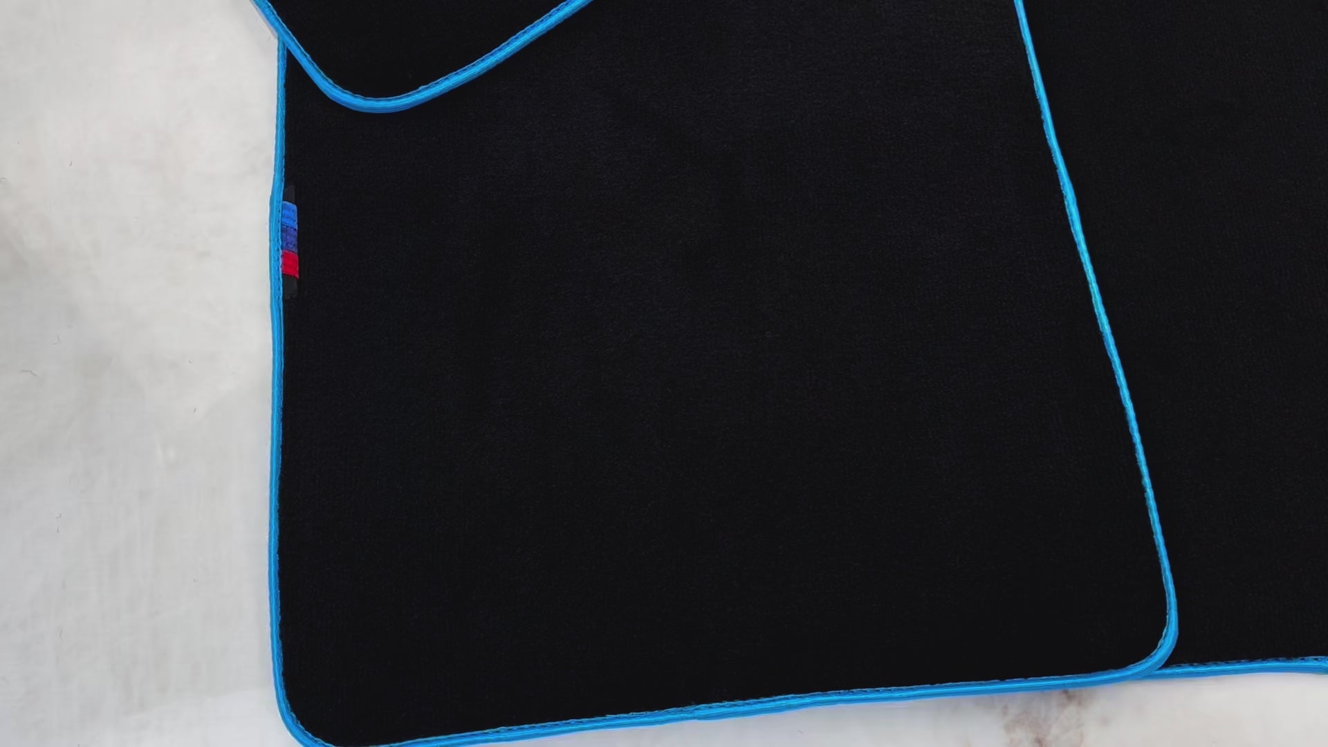 Tappetini Neri Per Auto per BMW Serie 5 G30 | Bordo Blu Cielo - AutoWin