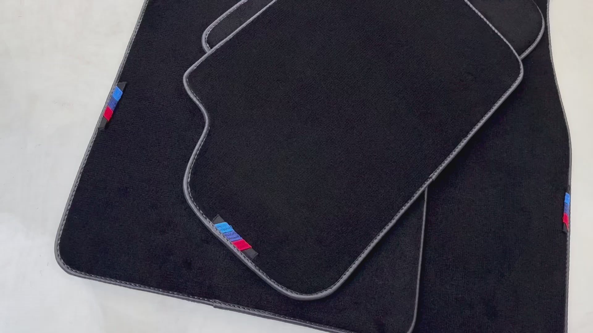 Tapis noirs pour BMW Série 5 G30 | Bordure grise - AutoWin