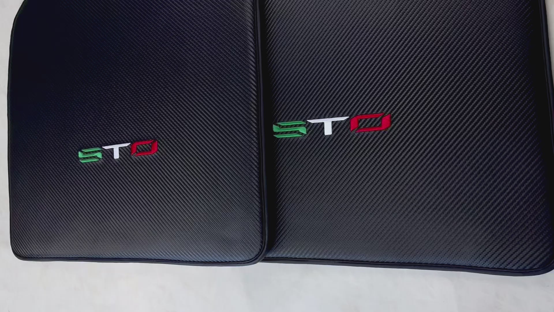 Tapis de voiture en fibre de carbone noire pour Lamborghini Huracan STO - AutoWin.EU