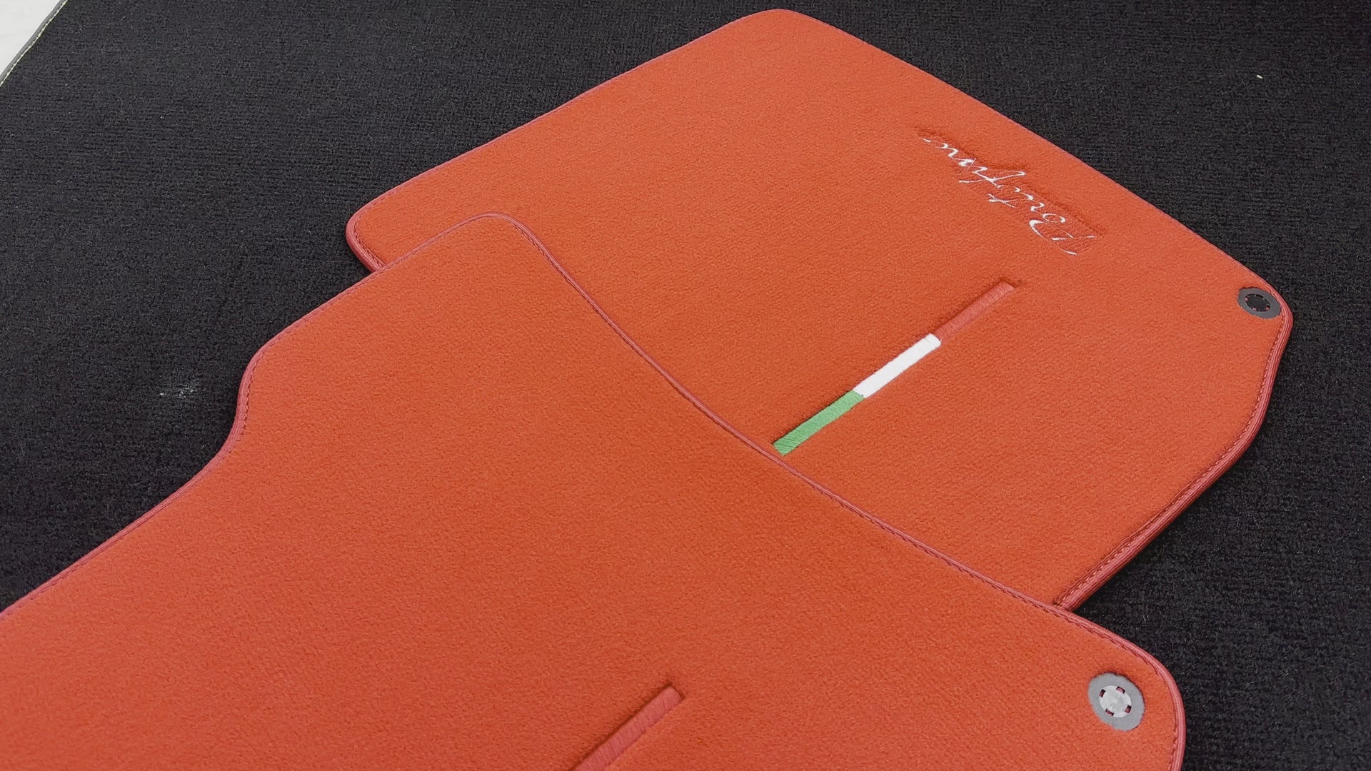 سجاد سيارات أحمر لفيراري بورتوفينو (2018-2023) إصدار إيطالي - AutoWin