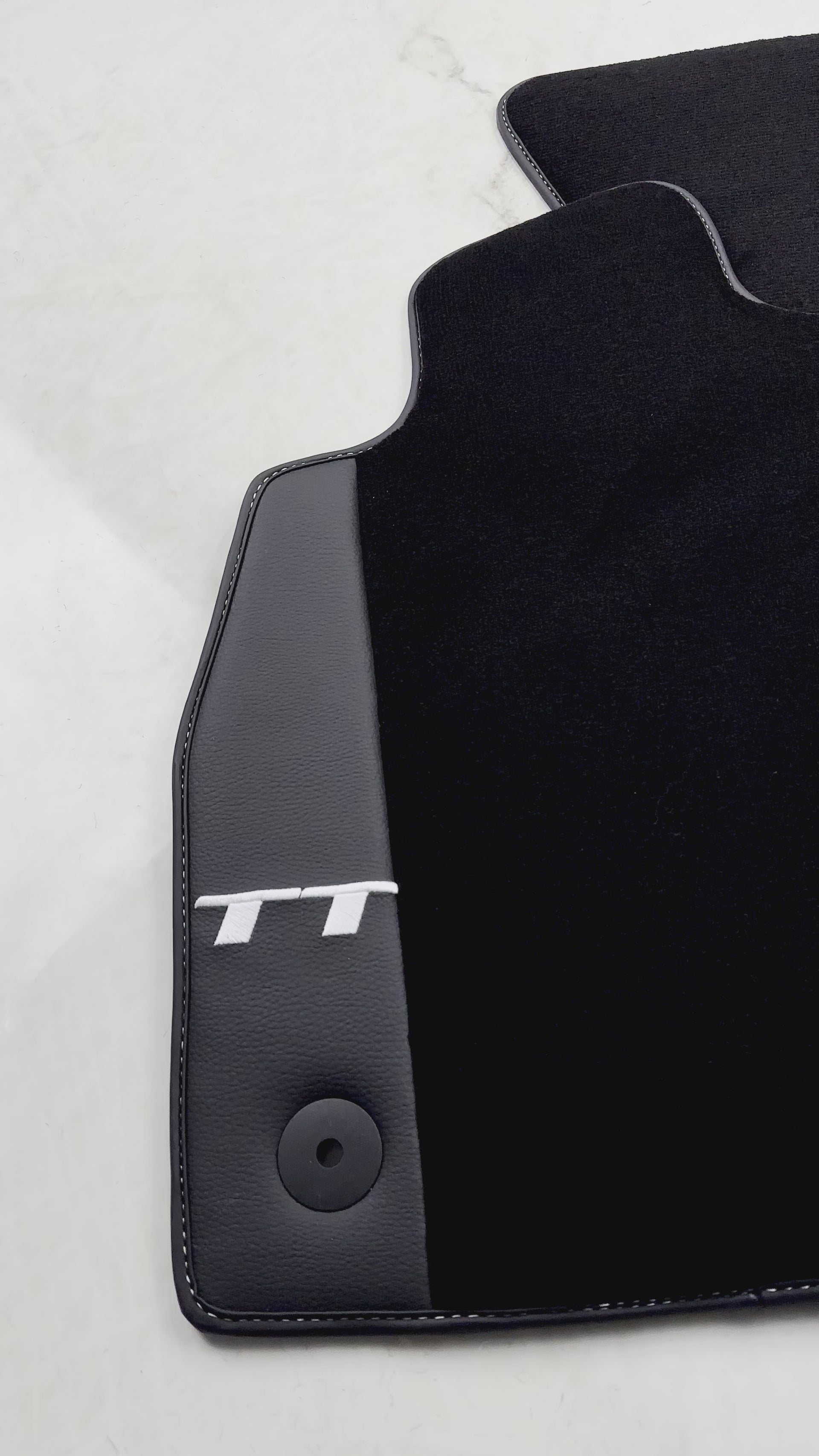 Tapis de voiture noirs pour Audi TT MK1 Coupé (1998-2006) avec cuir - AutoWin