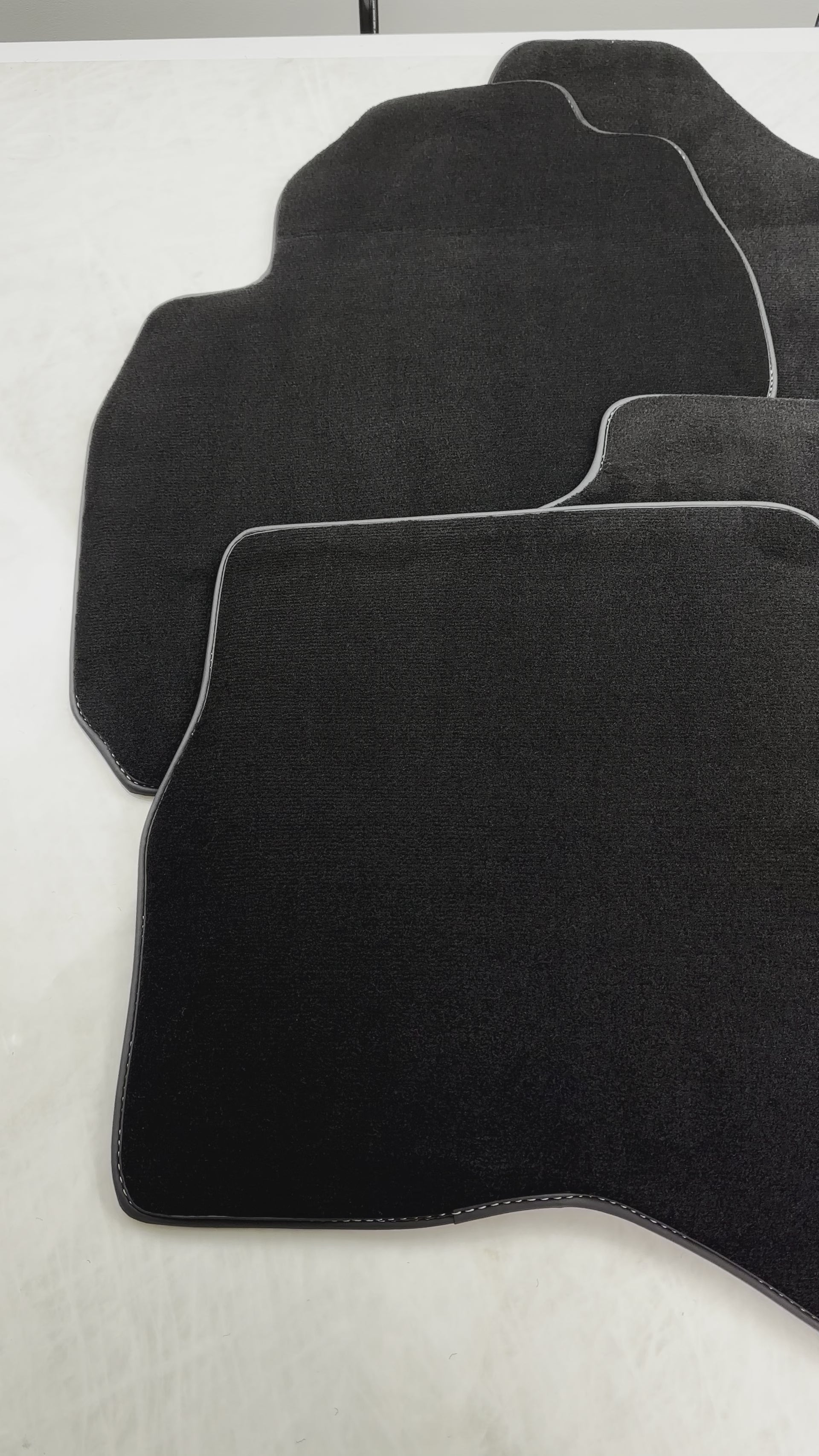 Alfombrillas de coche negras para Mitsubishi Pajero 1999-2005 - AutoWin