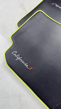 Tappetini Auto in Pelle di Fibra di Carbonio per Ferrari California T (2015-2018) con Bordo Giallo