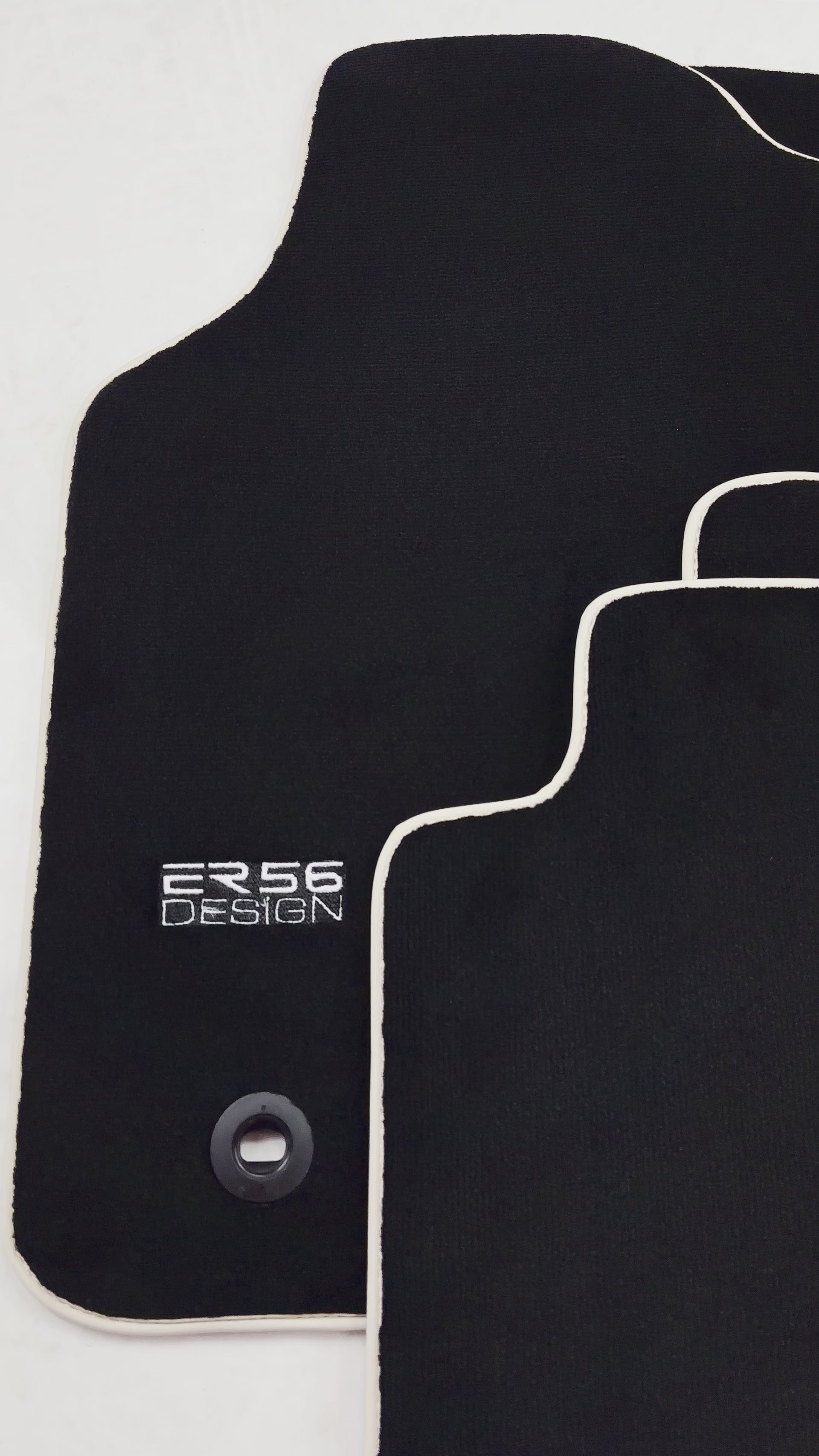 Tappetini neri per auto Toyota Hilux (2005-2015) Design ER56 - ER56 Design