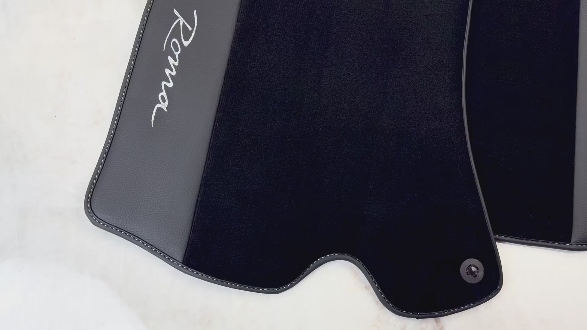 Tapis de voiture noirs pour Ferrari Roma (2021-2024) en cuir - AutoWin