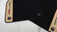 Tapis de voiture noir édition italienne pour Lamborghini Aventador (2012-2022) avec bordure en cuir doré