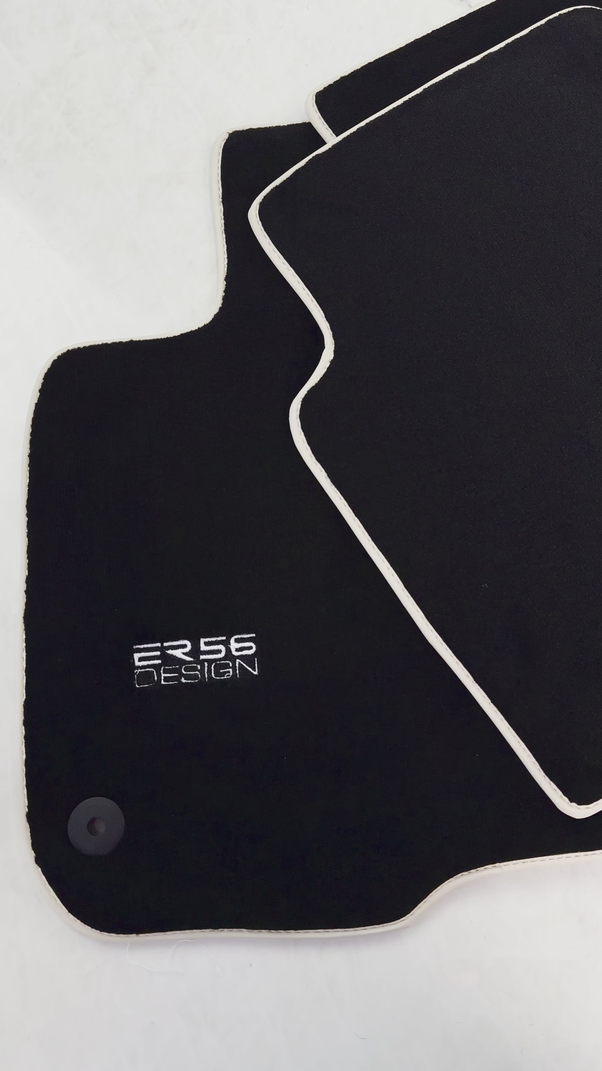 Alfombrillas negras para Honda CR-V (2017-2022) diseño ER56 - ER56 Design