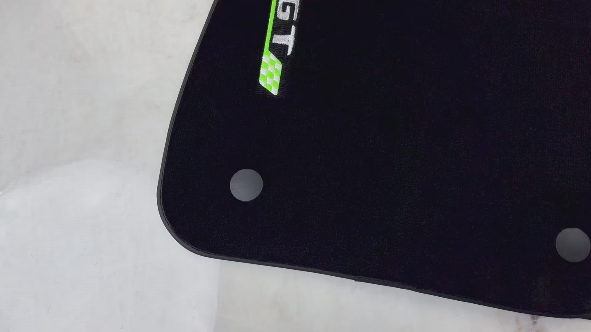 سجاد السيارة لمرسيدس-بنز AMG GT علامة آتيوين - AutoWin.EU