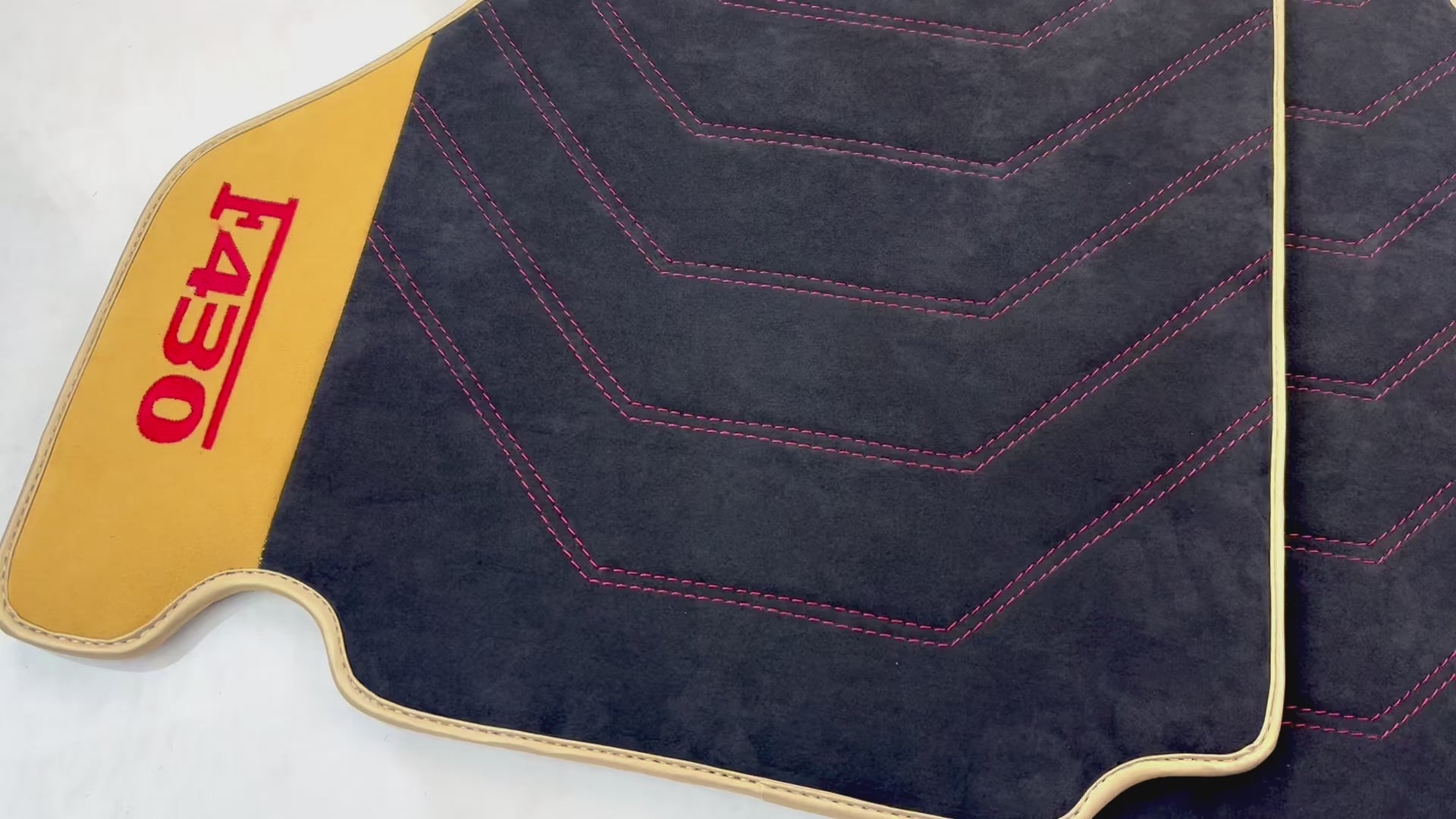 Tappetini in Alcantara nera per Ferrari F430 (2004-2009) - Cucitura rossa - AutoWin