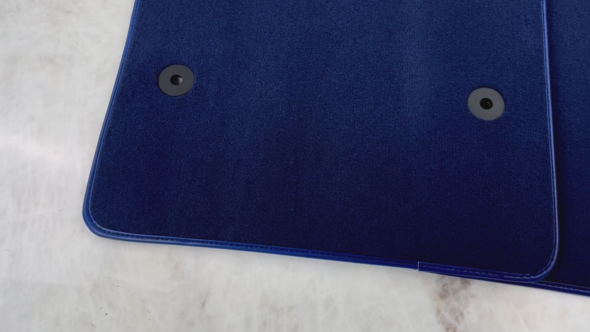 حصائر سيارات زرقاء داكنة لشفار كورفيت C8 (2020-2024) - AutoWin