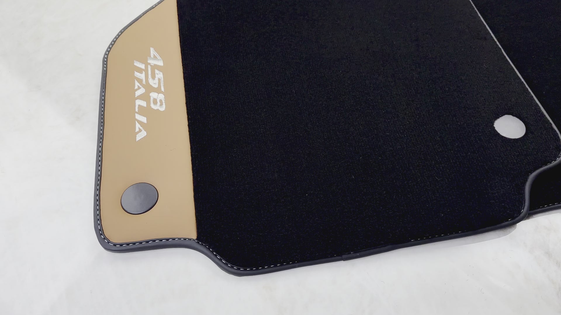 Tapetes de coche negros para Ferrari 458 Italia (2009-2015) con piel Cuoio Nappa - AutoWin