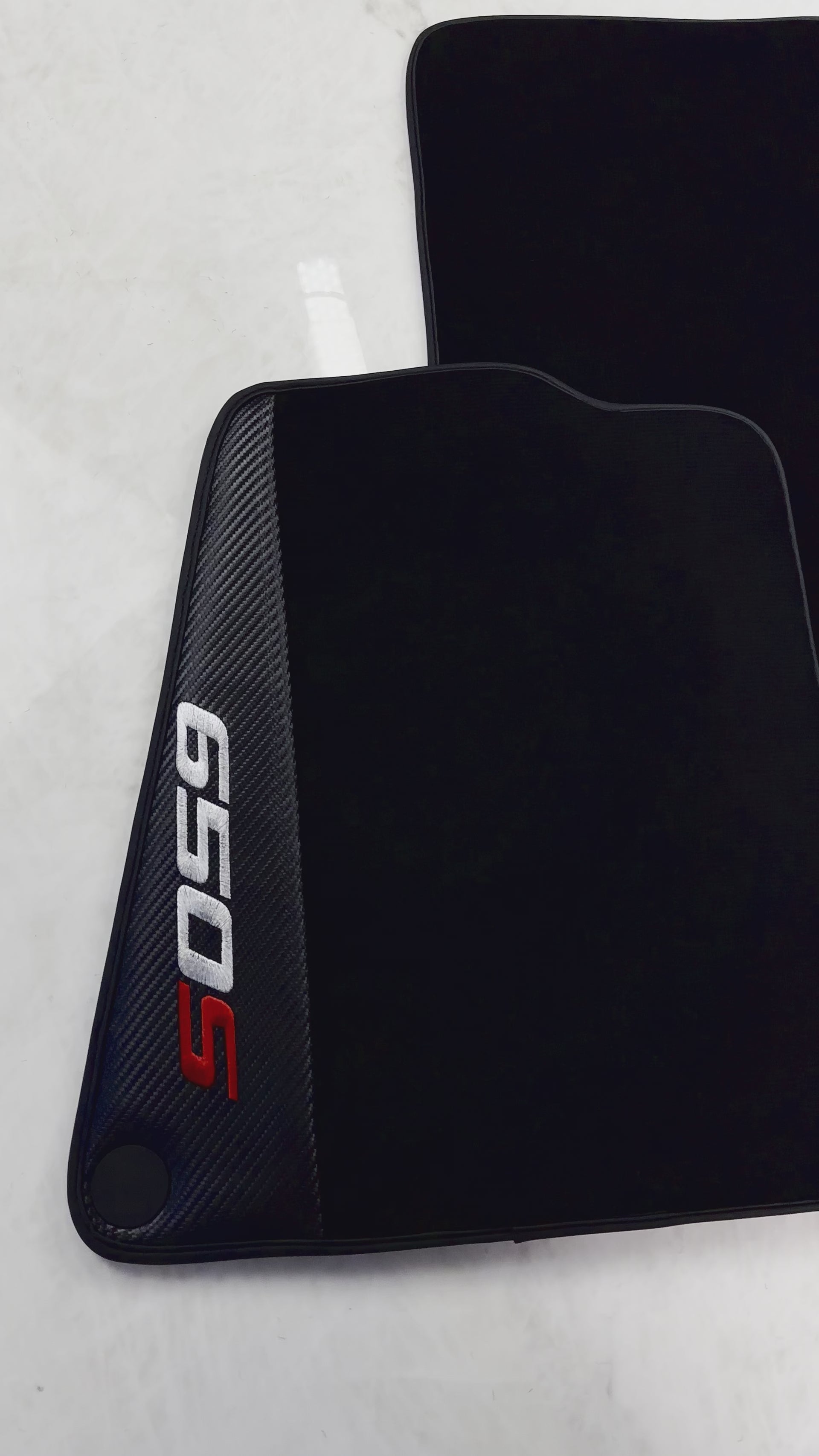 حصائر سيارات سوداء لسيارة مكلارين 650S مصممة خصيصًا مع جلد الكربون - AutoWin.EU