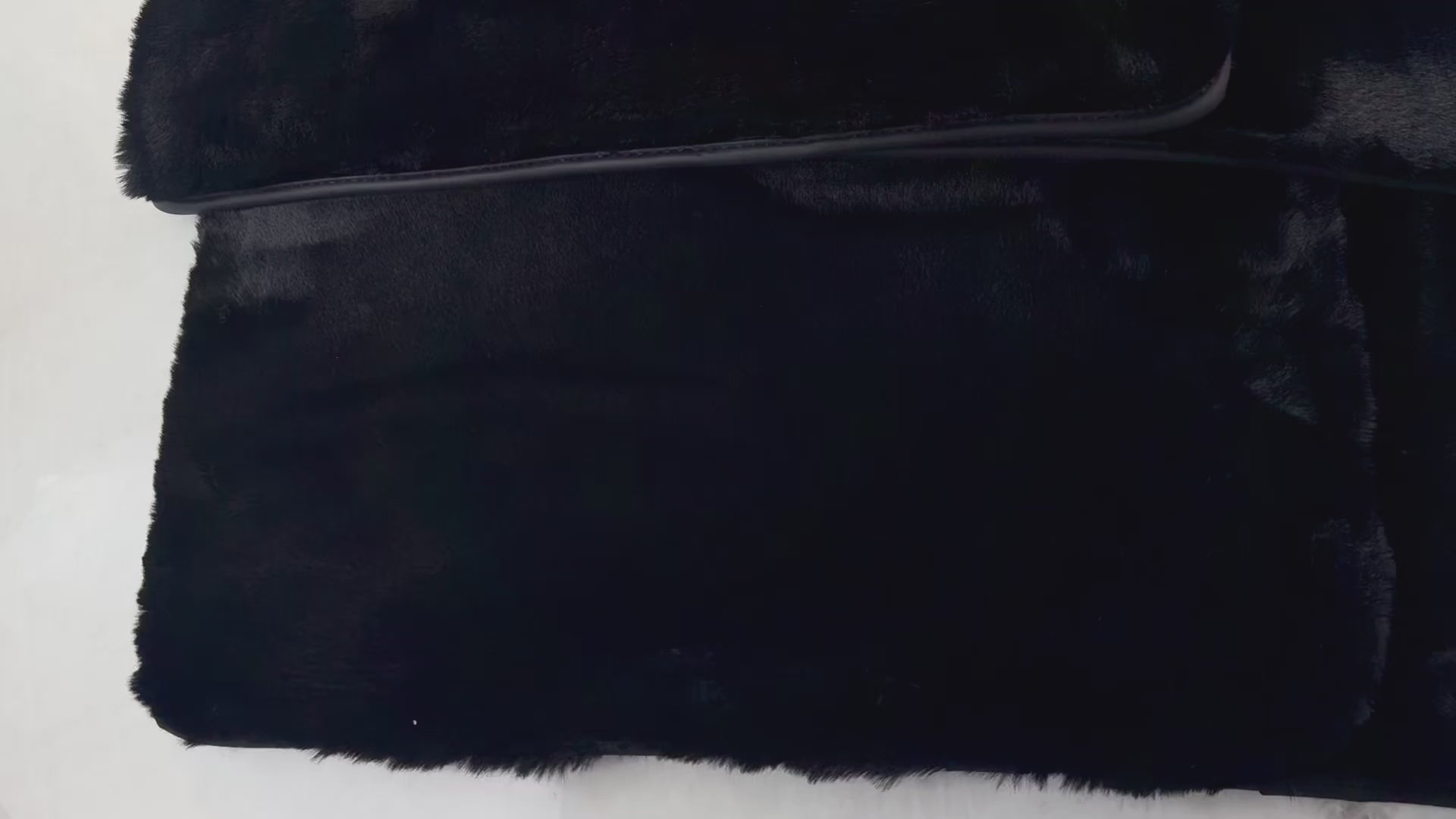 Alfombrillas de piel de oveja negra para BMW Serie 7 G12 - AutoWin