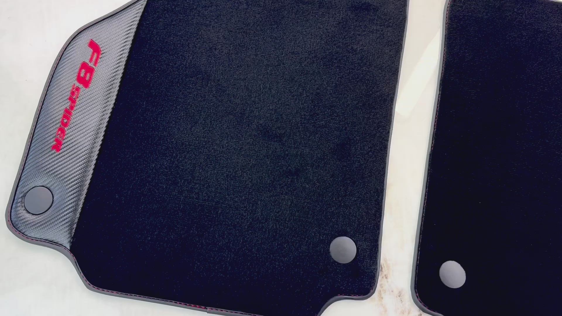 Tapetes para coche de Ferrari F8 Spider (2019-2022) con fibra de carbono - AutoWin