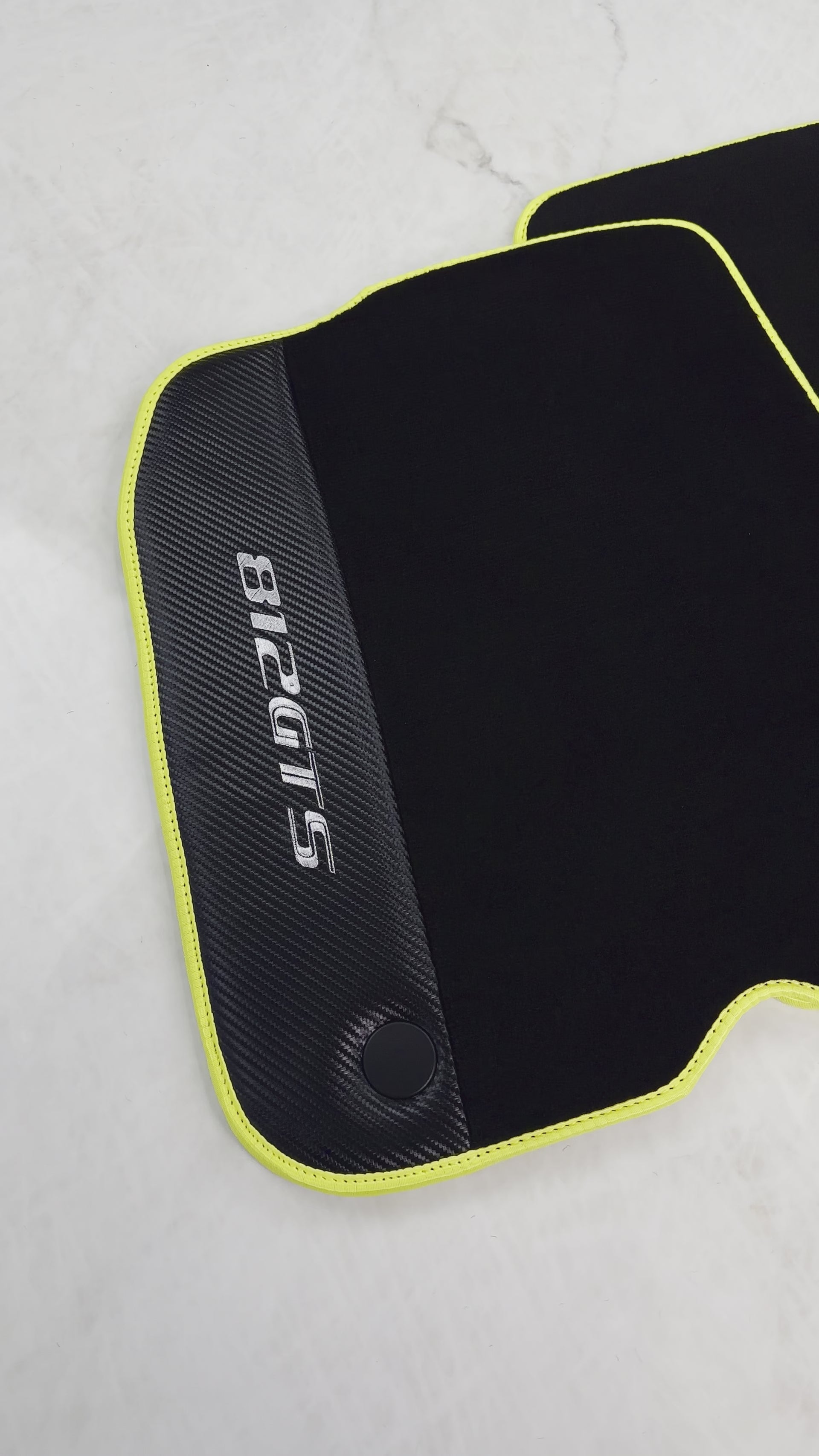 Tappetini Neri per Auto Ferrari 812 GTS (2019-2023) in Pelle di Carbonio - AutoWin