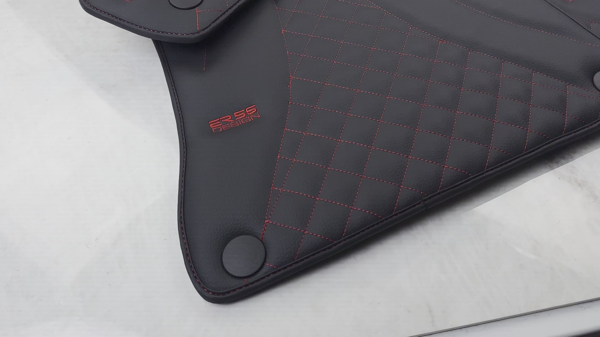 Alfombrillas de cuero para Mercedes Benz E-Class W213 Sedan (2016-2020) Diseño ER56 - AutoWin