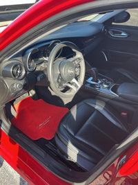 Tappetini per auto rossi per Alfa Romeo Giulia (2016-2024) a